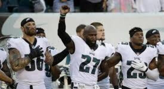 Protesting NFL Players Aren’t Being Demonized Only by Trumpers